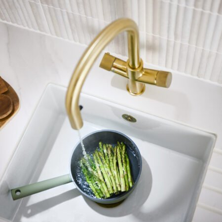 KoGE 4-in-1 Swan Pull Out Spout Hot Water Tap | Brushed Brass