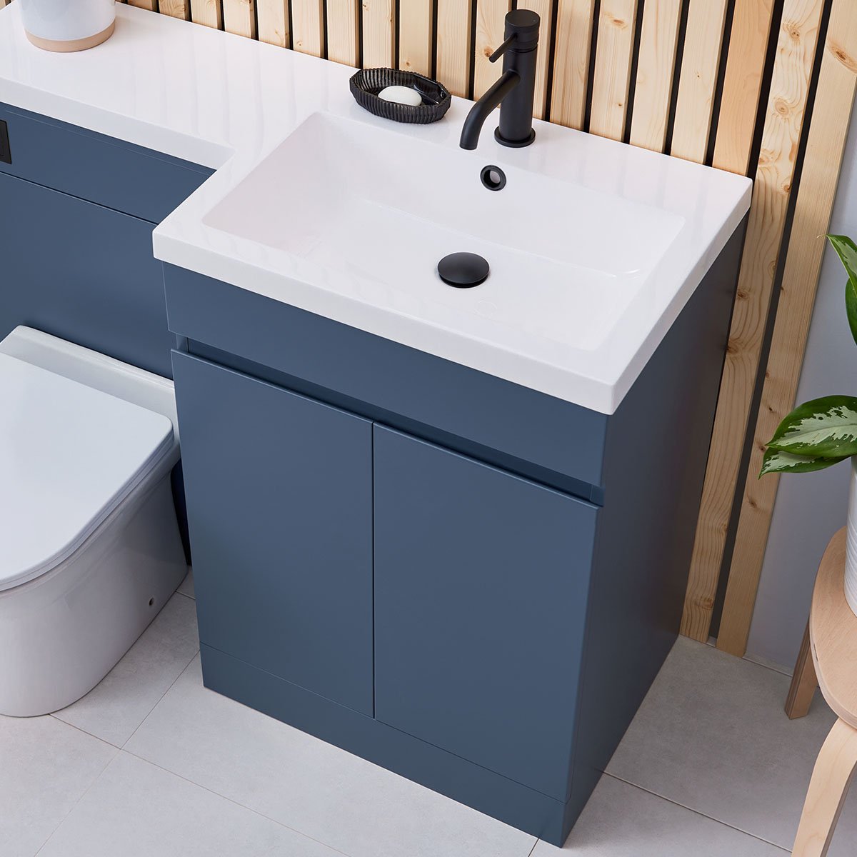 Black Round Overflow Insert